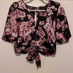 Silk floral crop top! Cute to wear with skirts !